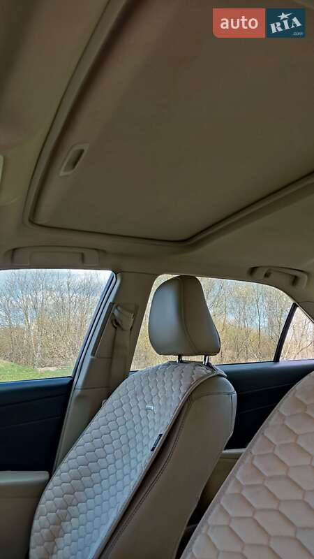 Фото Toyota Camry з оголошення AUTO.RIA
