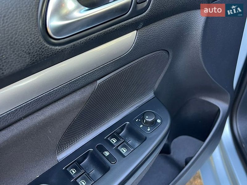 Фото Volkswagen Golf з оголошення AUTO.RIA