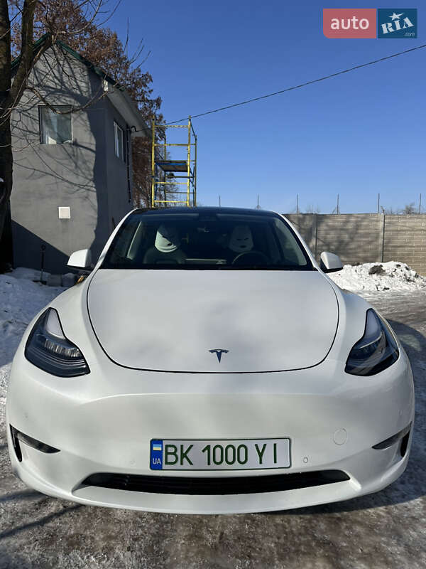 Фото Tesla Model Y з оголошення AUTO.RIA