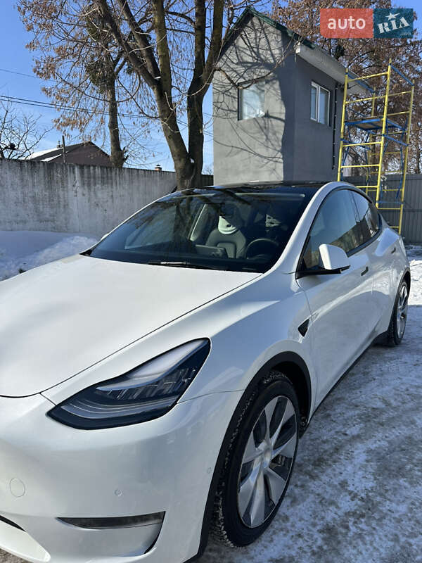 Фото Tesla Model Y з оголошення AUTO.RIA