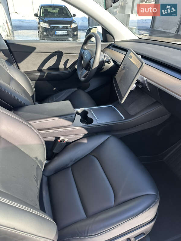 Фото Tesla Model Y з оголошення AUTO.RIA