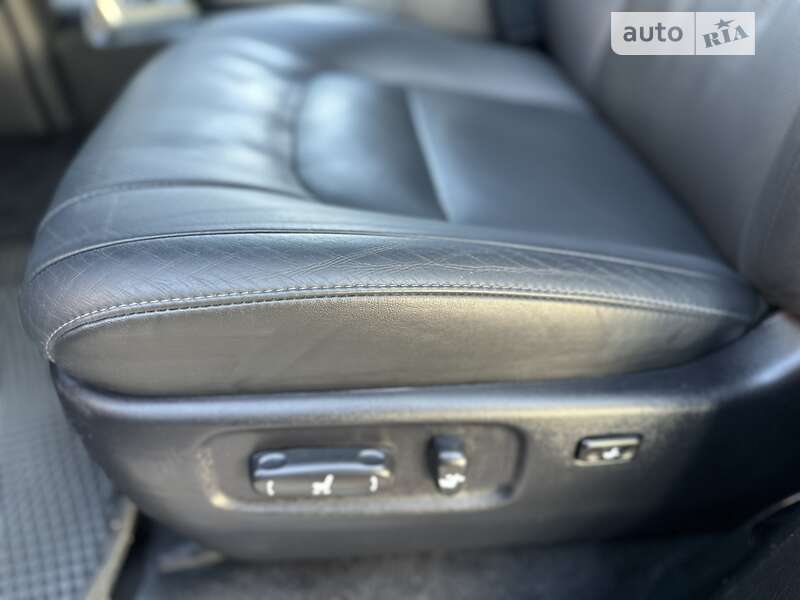 Фото Toyota Land Cruiser з оголошення AUTO.RIA