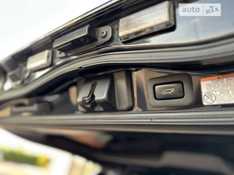 Фото Toyota Land Cruiser з оголошення AUTO.RIA