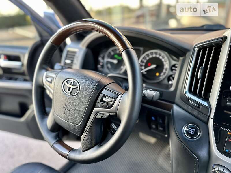 Фото Toyota Land Cruiser з оголошення AUTO.RIA