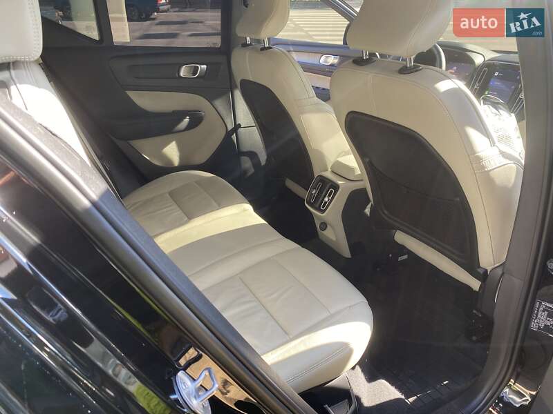 Фото Volvo XC40 з оголошення AUTO.RIA