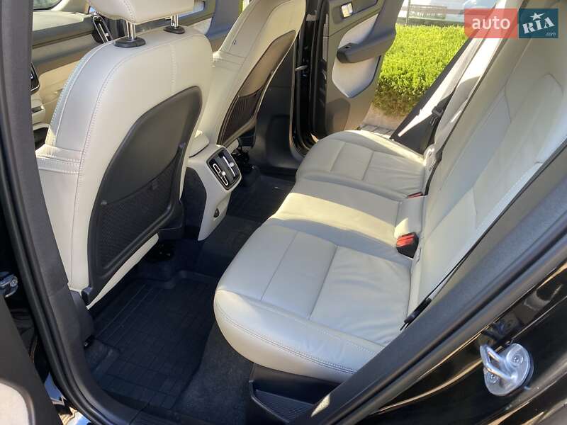Фото Volvo XC40 з оголошення AUTO.RIA