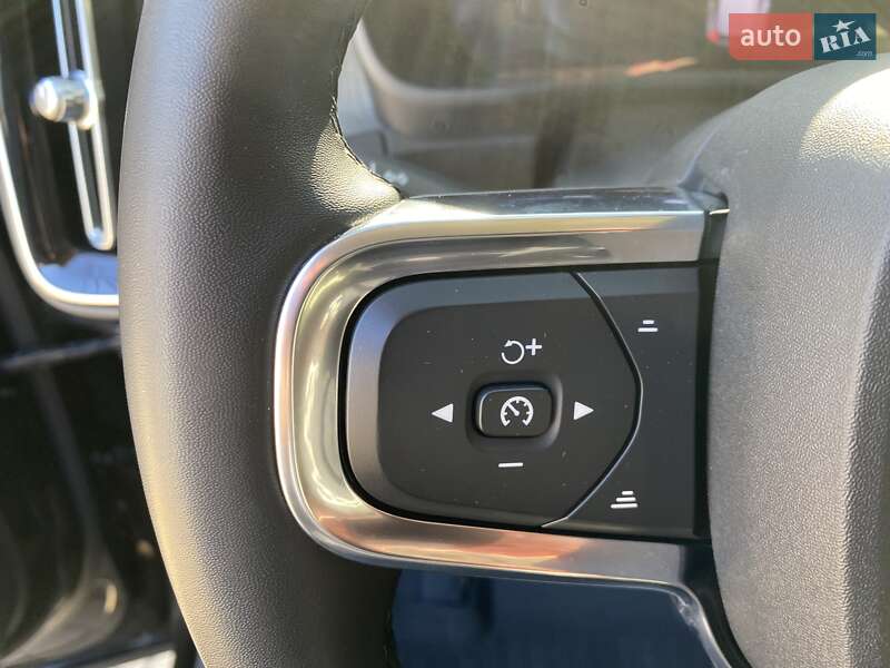 Фото Volvo XC40 з оголошення AUTO.RIA