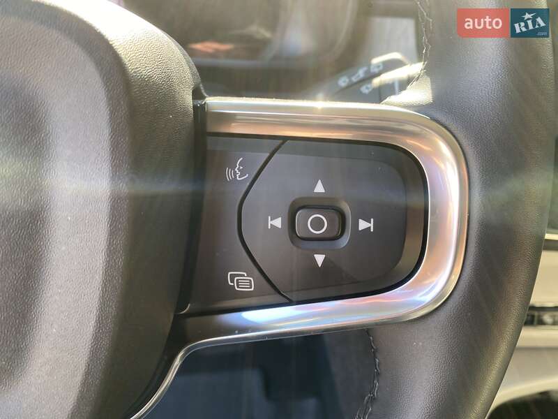 Фото Volvo XC40 з оголошення AUTO.RIA