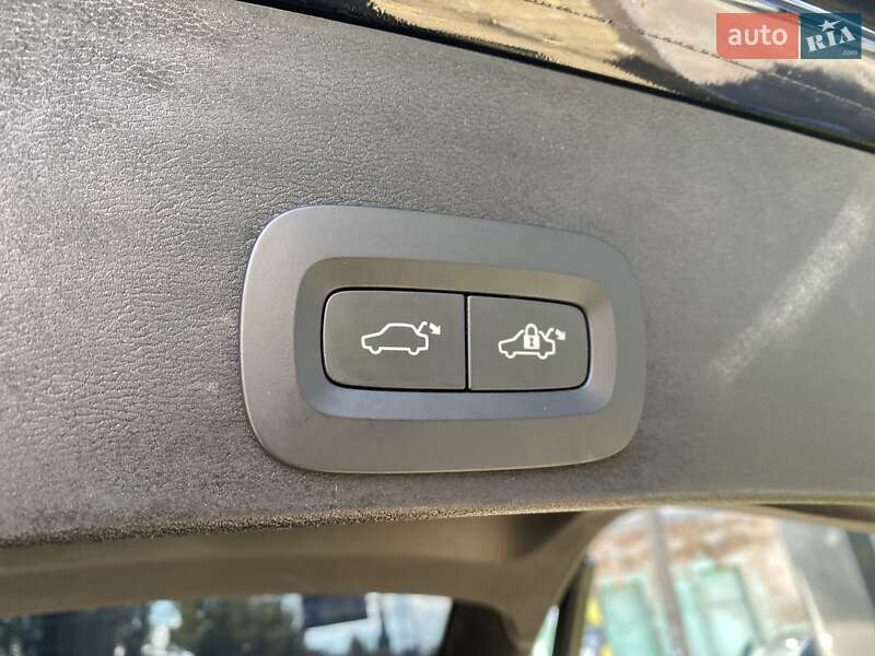 Фото Volvo XC40 з оголошення AUTO.RIA