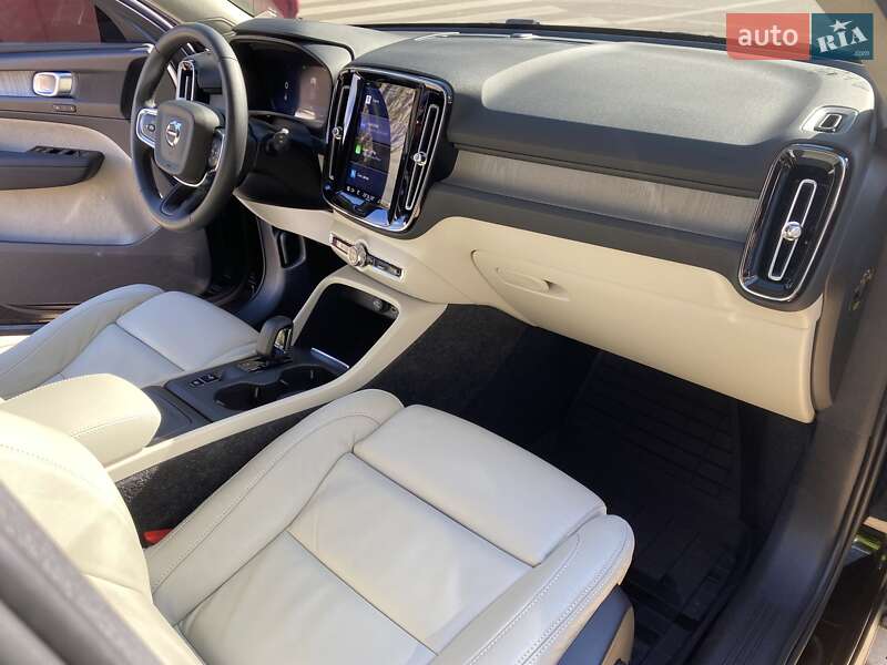 Фото Volvo XC40 з оголошення AUTO.RIA