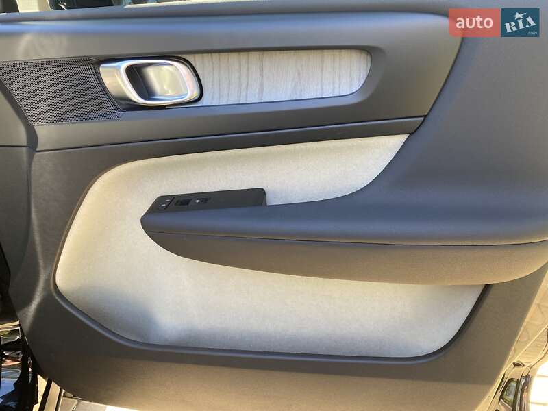 Фото Volvo XC40 з оголошення AUTO.RIA