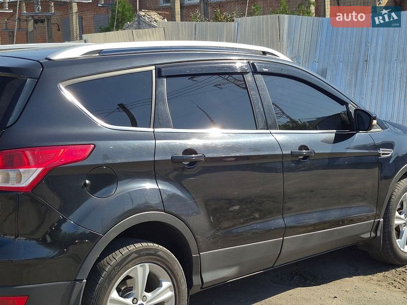 Фото Ford Kuga з оголошення AUTO.RIA