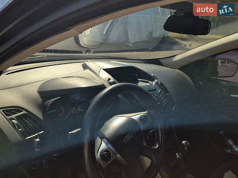Фото Ford Kuga з оголошення AUTO.RIA
