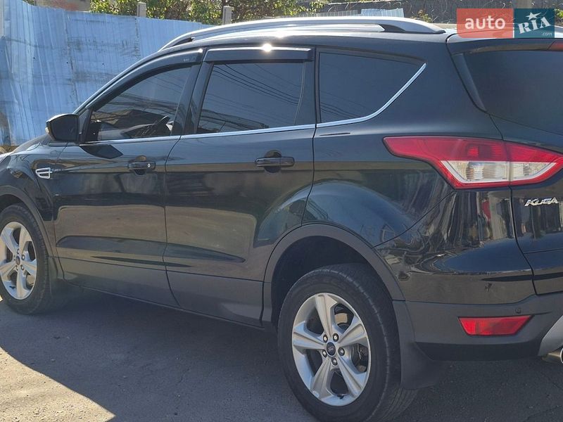 Фото Ford Kuga з оголошення AUTO.RIA