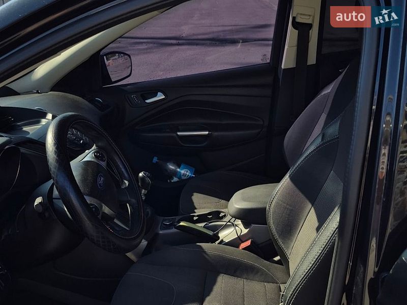 Фото Ford Kuga з оголошення AUTO.RIA