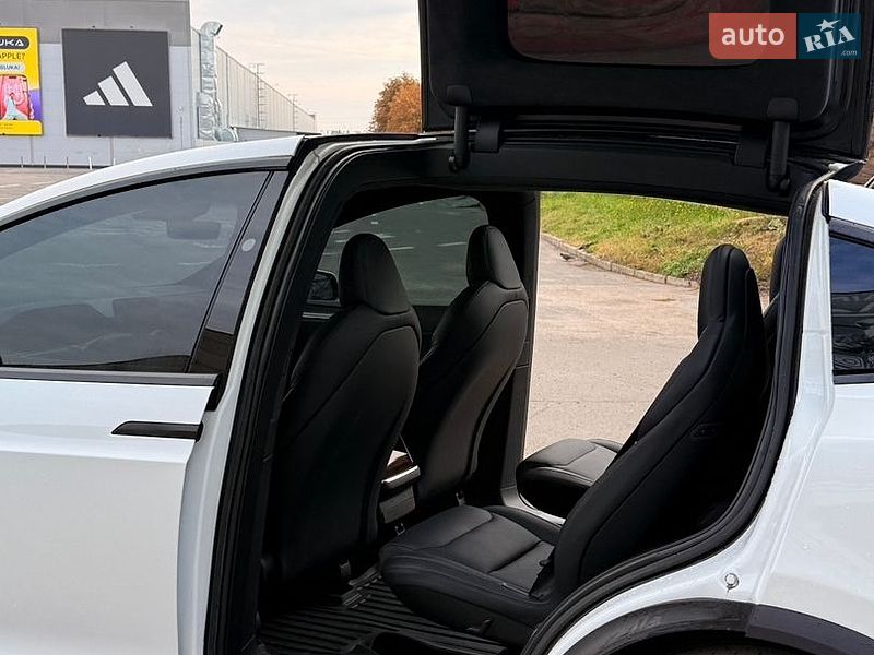 Фото Tesla Model X з оголошення AUTO.RIA