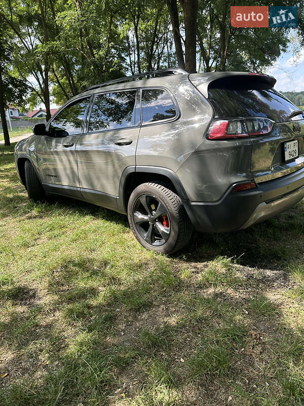 Фото Jeep Cherokee з оголошення AUTO.RIA