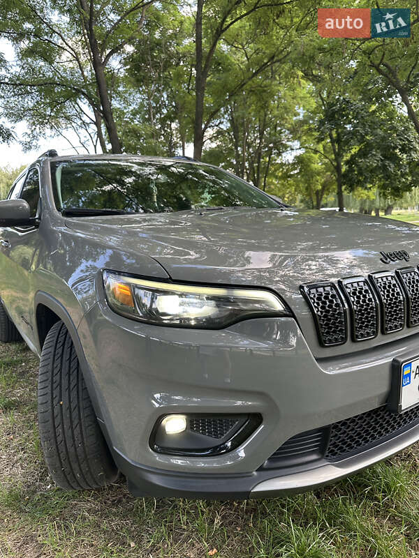 Фото Jeep Cherokee з оголошення AUTO.RIA