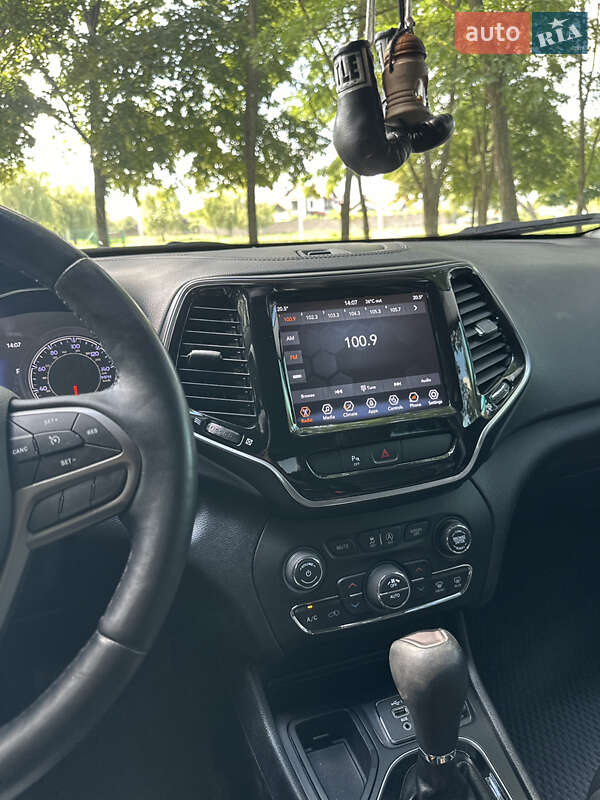 Фото Jeep Cherokee з оголошення AUTO.RIA