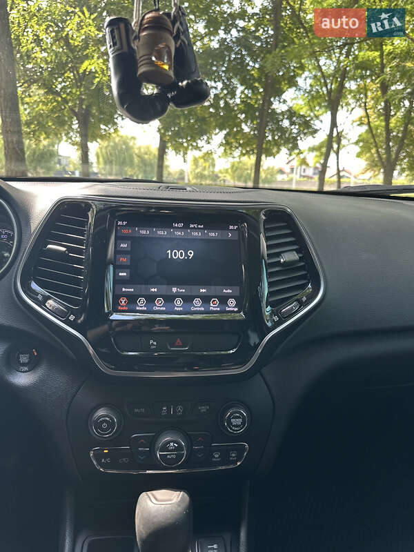 Фото Jeep Cherokee з оголошення AUTO.RIA
