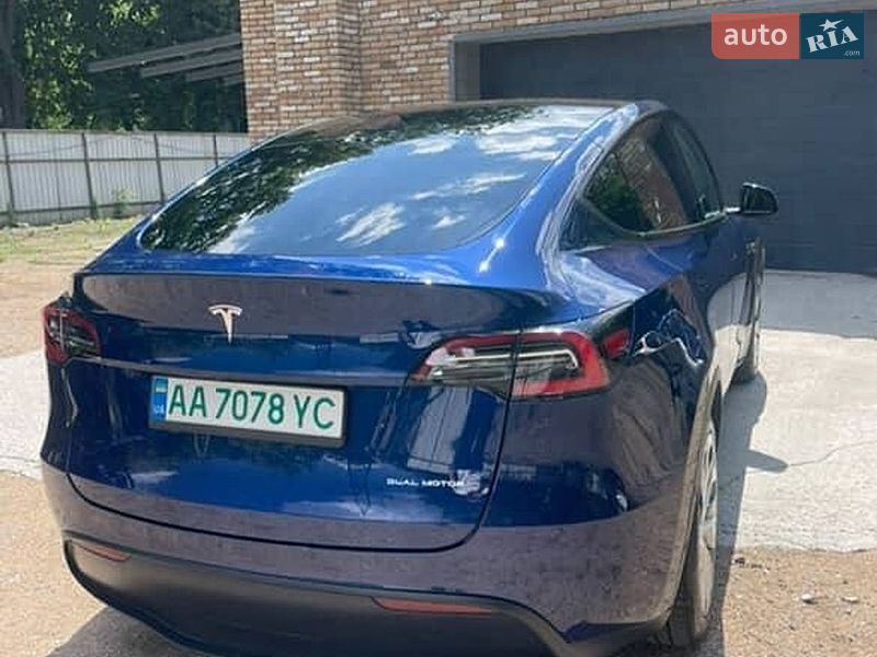 Фото Tesla Model Y з оголошення AUTO.RIA