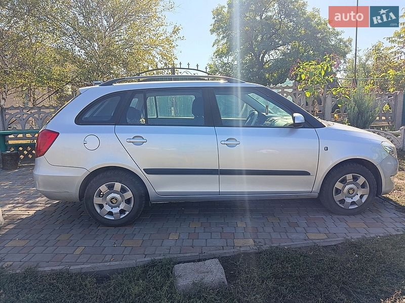 Фото Skoda Fabia з оголошення AUTO.RIA