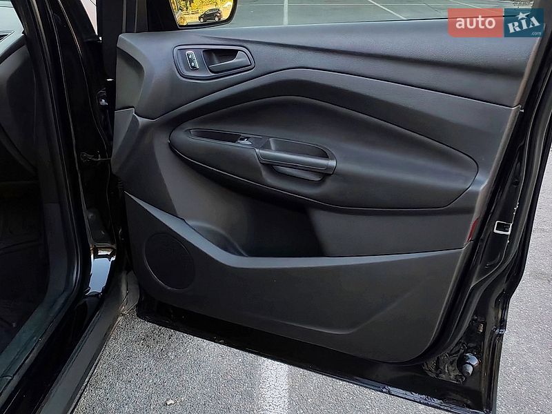 Фото Ford Escape з оголошення AUTO.RIA