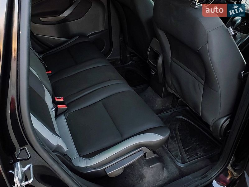 Фото Ford Escape з оголошення AUTO.RIA