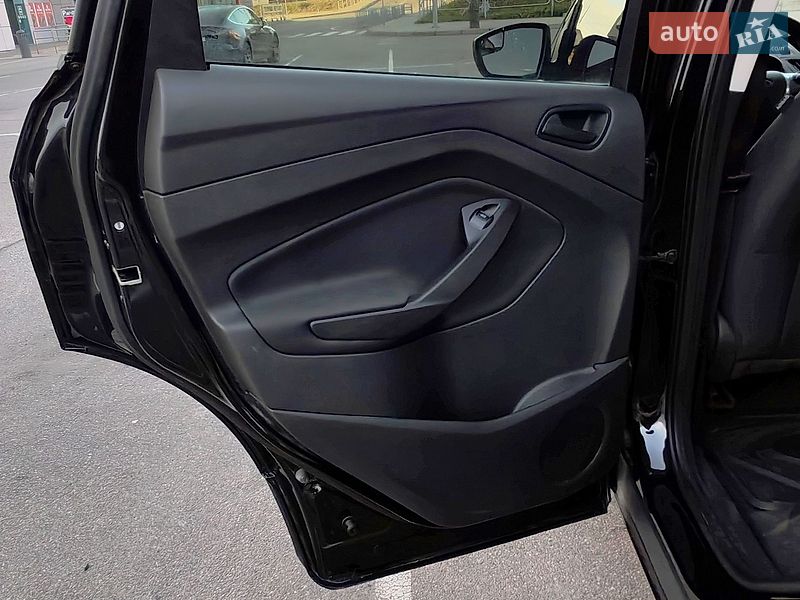 Фото Ford Escape з оголошення AUTO.RIA