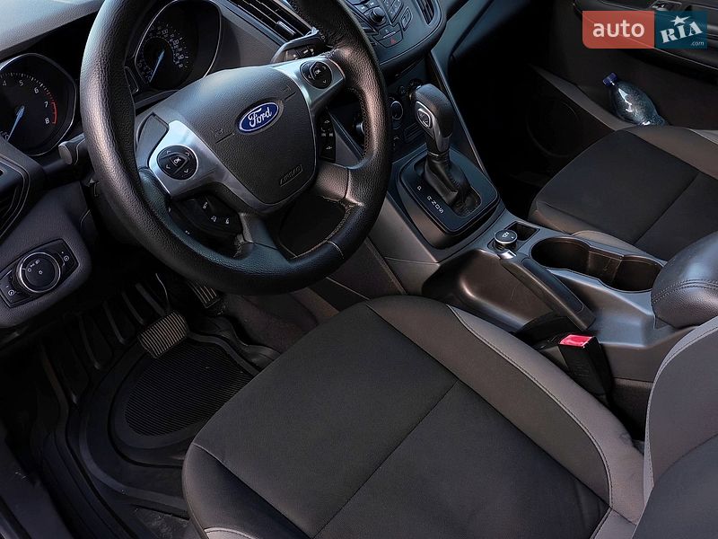 Фото Ford Escape з оголошення AUTO.RIA