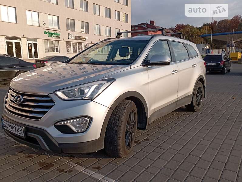 Фото Hyundai Grand Santa Fe з оголошення AUTO.RIA
