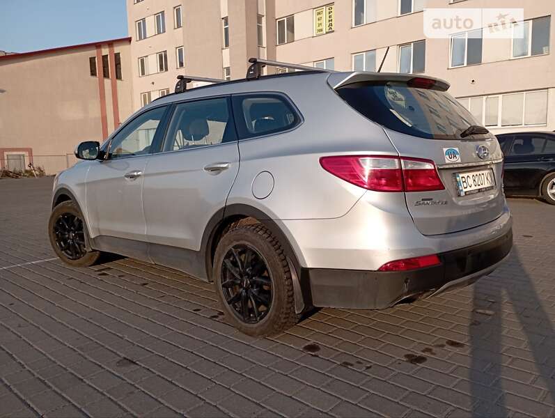 Фото Hyundai Grand Santa Fe з оголошення AUTO.RIA