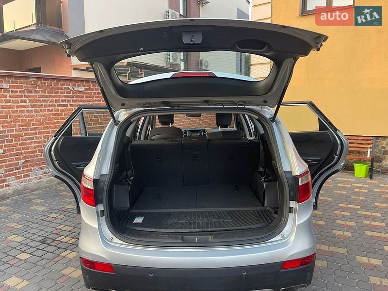 Фото Hyundai Grand Santa Fe з оголошення AUTO.RIA
