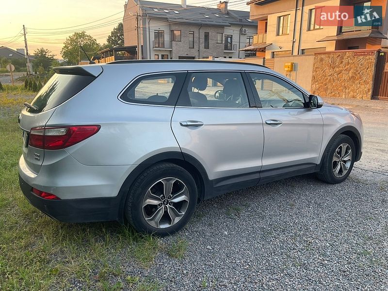Фото Hyundai Grand Santa Fe з оголошення AUTO.RIA