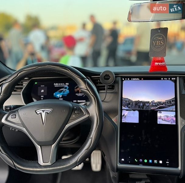 Фото Tesla Model S з оголошення AUTO.RIA