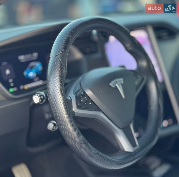 Фото Tesla Model S з оголошення AUTO.RIA