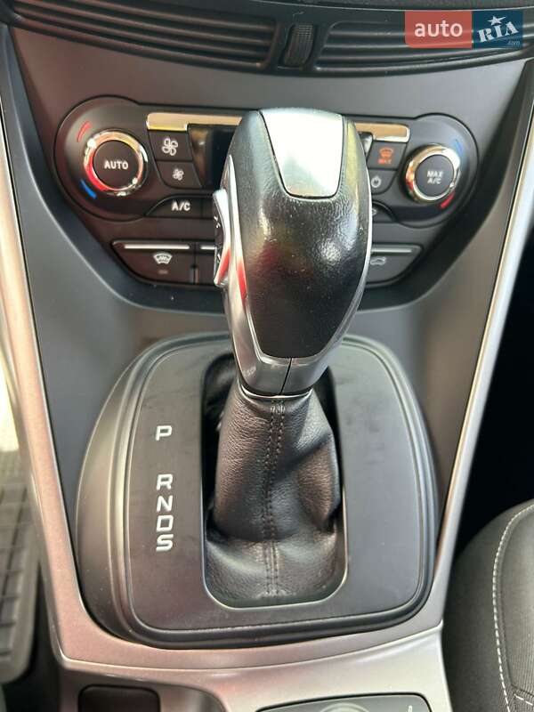 Фото Ford Kuga з оголошення AUTO.RIA