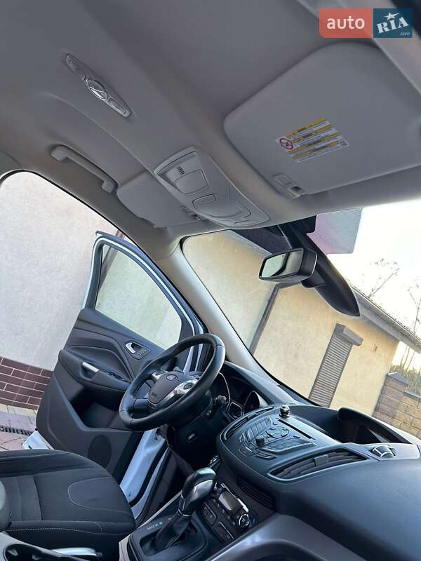 Фото Ford Kuga з оголошення AUTO.RIA