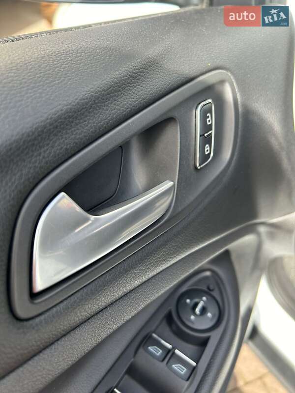 Фото Ford Kuga з оголошення AUTO.RIA