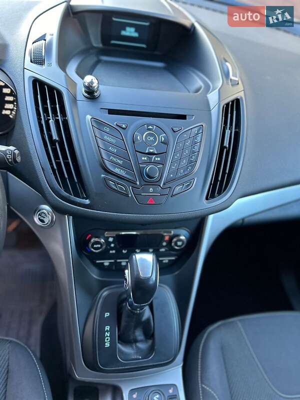 Фото Ford Kuga з оголошення AUTO.RIA