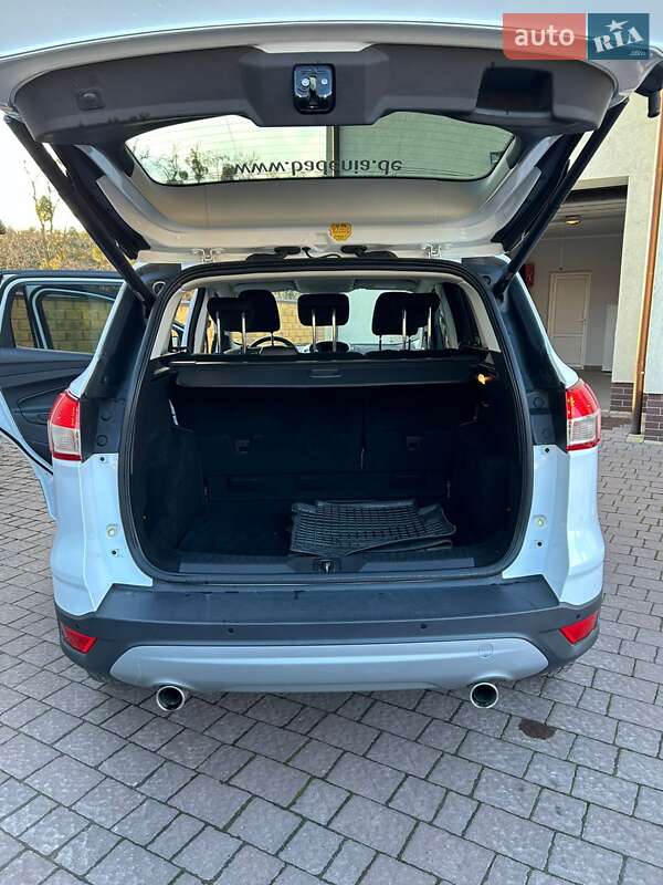 Фото Ford Kuga з оголошення AUTO.RIA