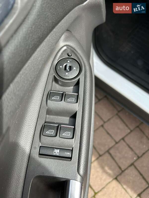 Фото Ford Kuga з оголошення AUTO.RIA