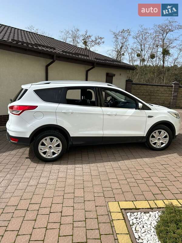 Фото Ford Kuga з оголошення AUTO.RIA