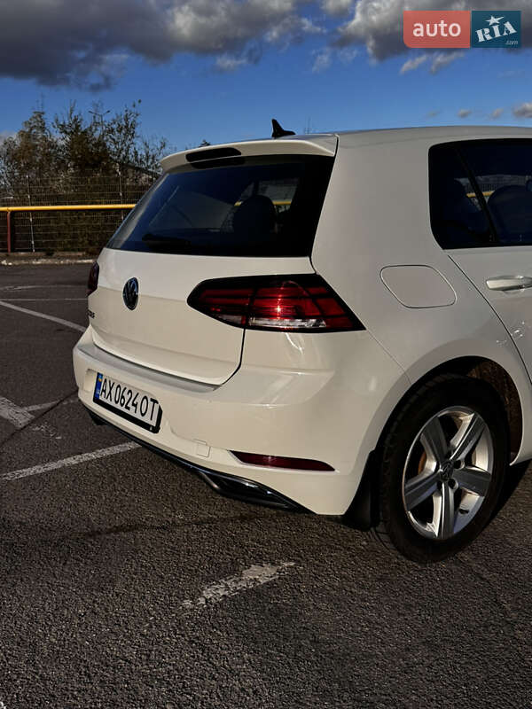 Фото Volkswagen Golf з оголошення AUTO.RIA