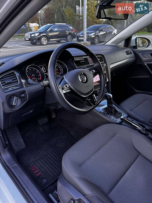 Фото Volkswagen Golf з оголошення AUTO.RIA