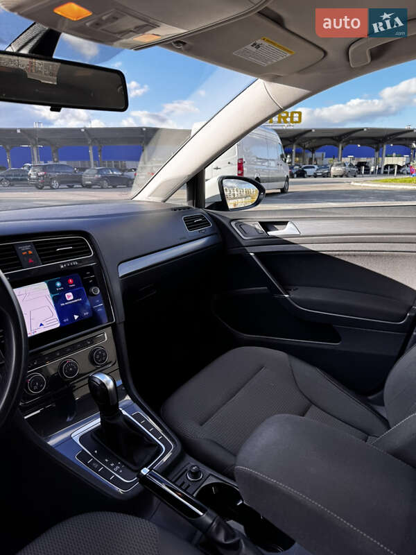 Фото Volkswagen Golf з оголошення AUTO.RIA
