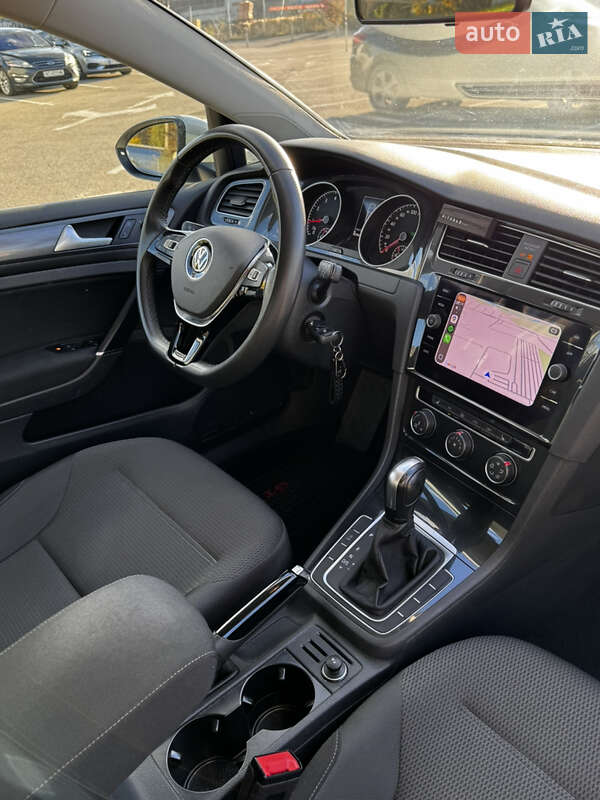 Фото Volkswagen Golf з оголошення AUTO.RIA