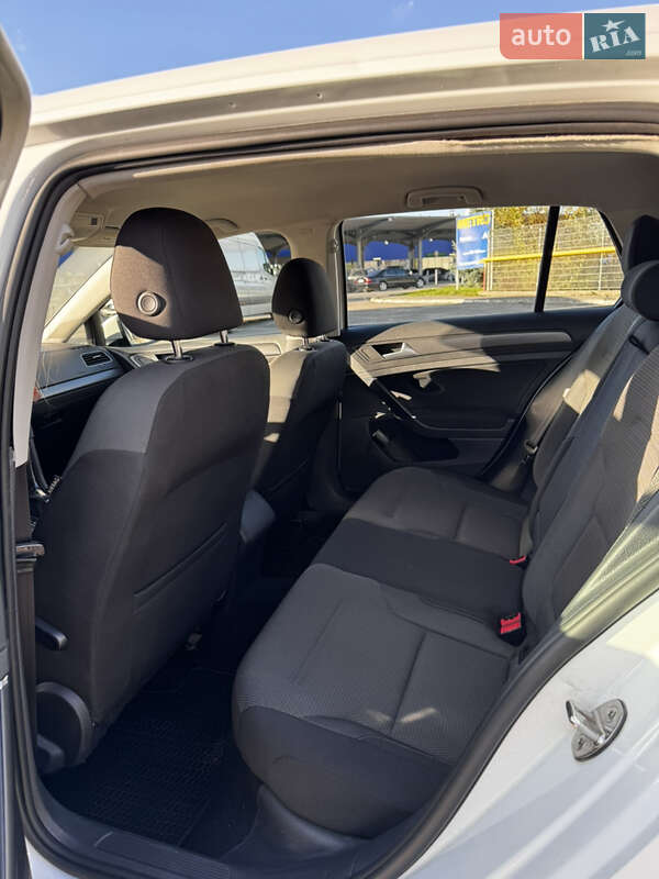 Фото Volkswagen Golf з оголошення AUTO.RIA