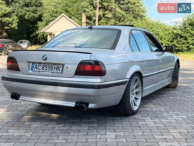 Фото BMW 7 Series з оголошення AUTO.RIA
