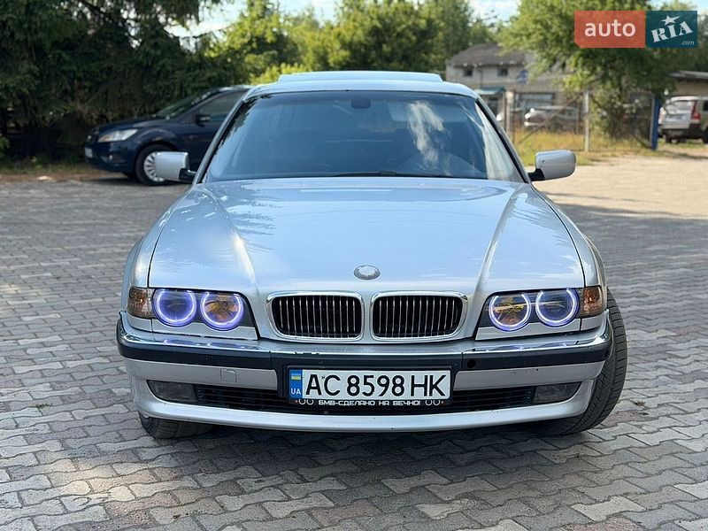 Фото BMW 7 Series з оголошення AUTO.RIA